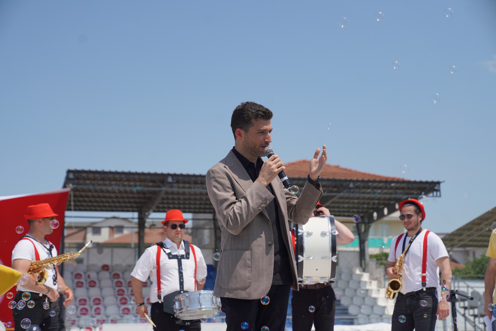 Belediyemiz Karnelerini Alıp Yaz Tatiline Giren Çocuklar İçin Şenlik Düzenledi.