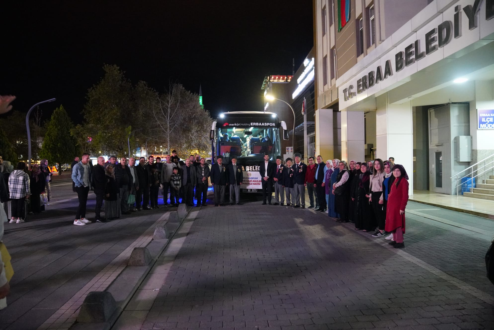 Belediyemiz Şehit Aileleri ve Gazileri İçin Çanakkale Gezisi Düzenledi.