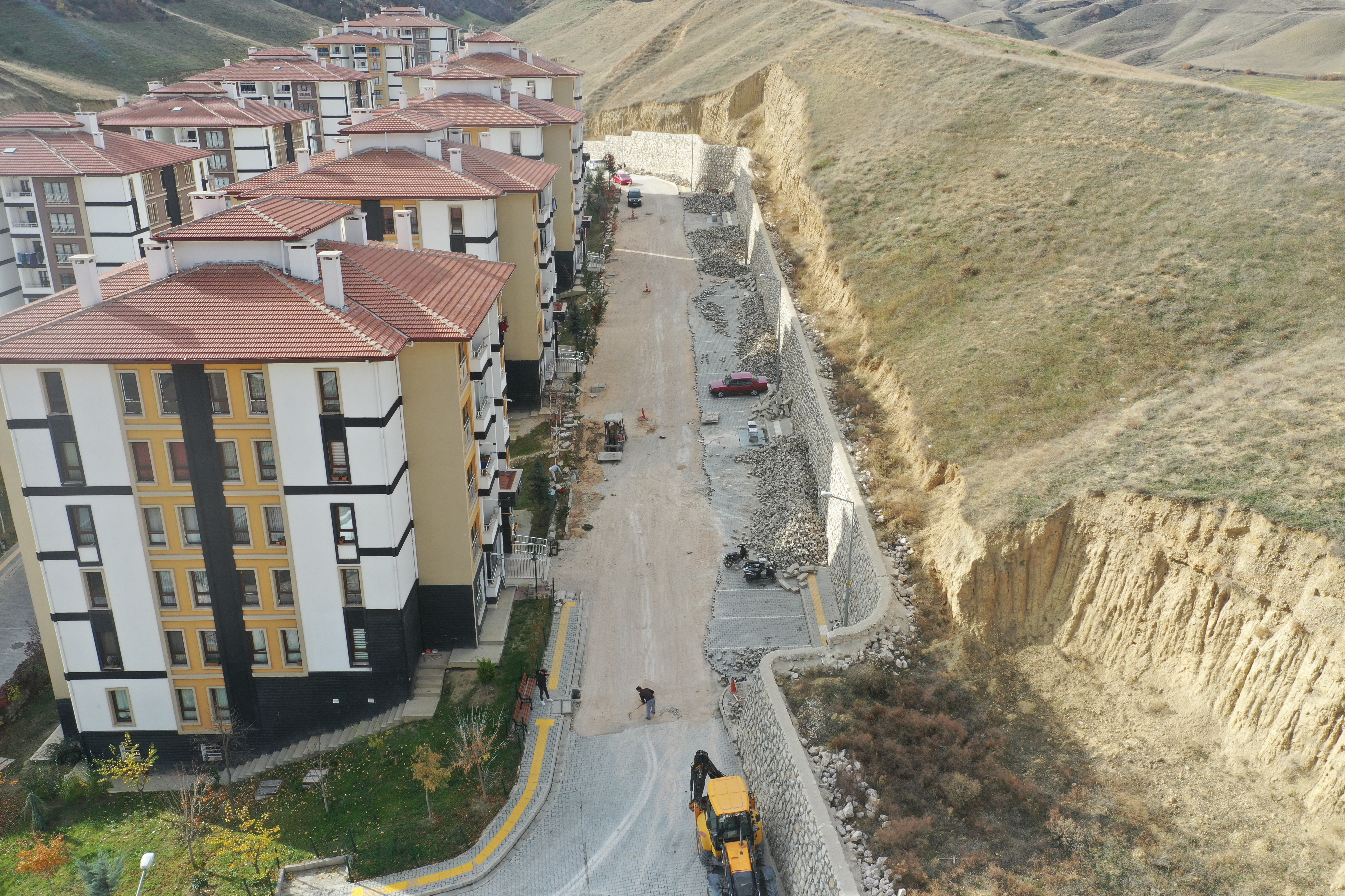 TOKİ Konutlarındaki Yolu Hemşehrilerimizin Yoğun Talebi Üzerine Yeniliyoruz.
