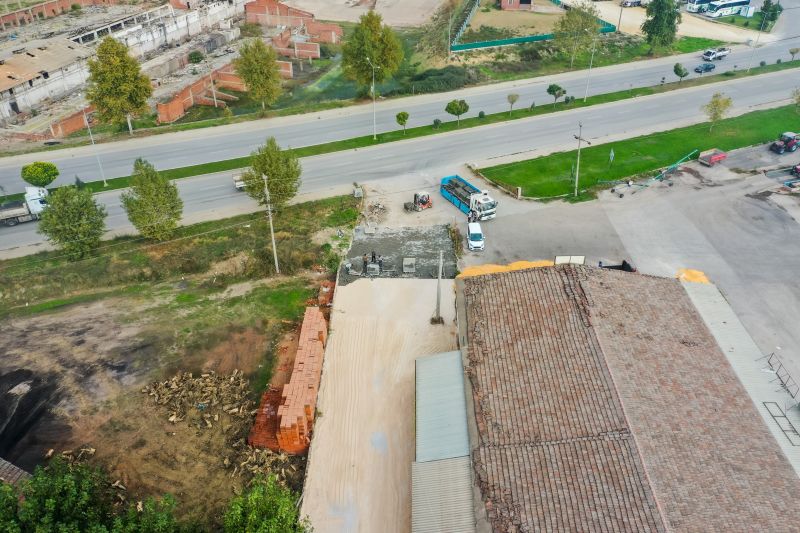 Buğday Pazarında, Park ve Bahçeler Müdürlüğü Ekiplerimiz Parke Yol Çalışması Başlattı.