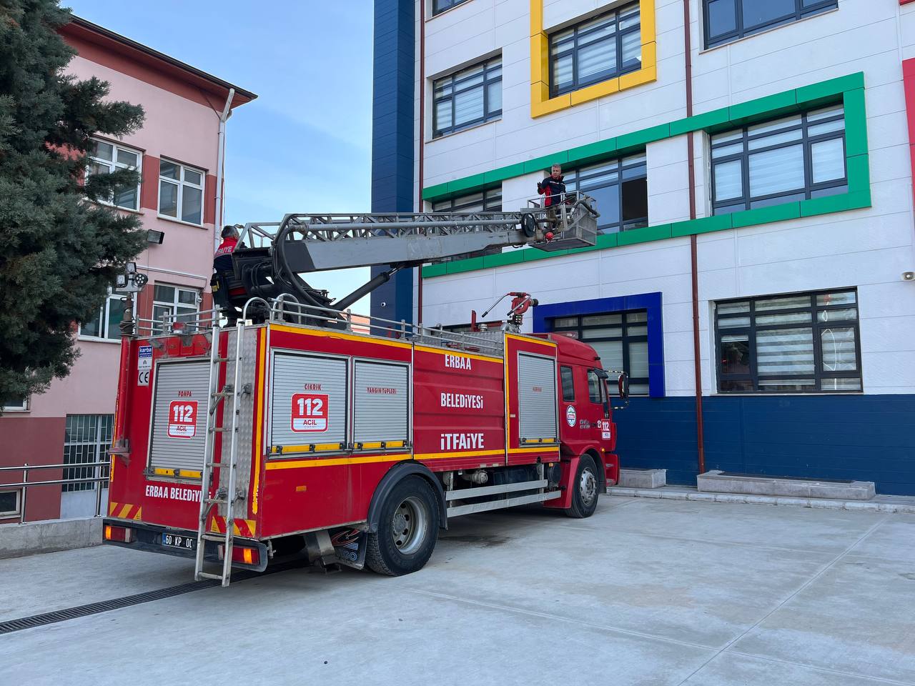 İtfaiyemiz çocuklarımızın her an yanında.